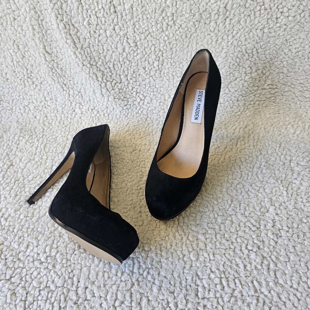 Steve Madden - Stokker - black suede platform heels